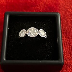 Moissanite Diamond bezel set‎ 925 Sterling Silver Ring size 9